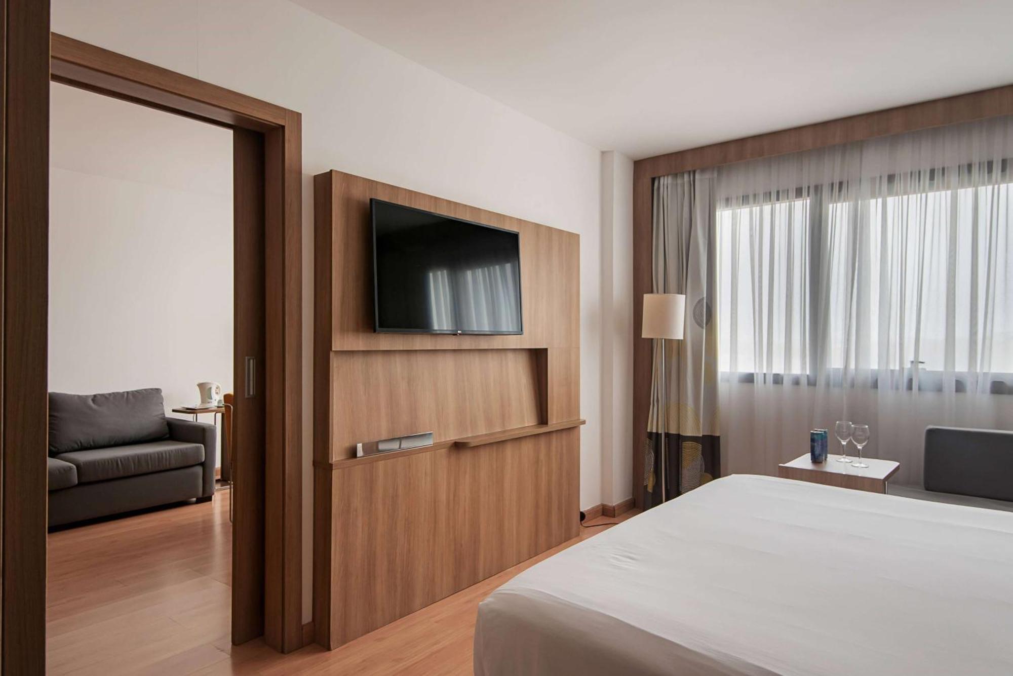 โนโวเทล ซัลวาดอร์ อังการ์ แอโรปอร์โต Hotel ภายนอก รูปภาพ